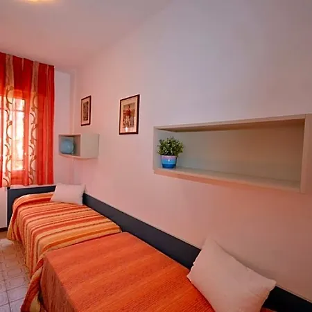 Cozy Flat In A Surrounded By A Garden 3* Μπιμπιόνε